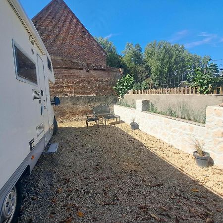 Camping Car A 3 Minutes Du Parc Pairi Daiza Hotel Brugelette Exterior photo